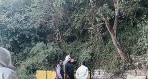 नगर निगम सोलन के आयुक्त ने वार्ड नंबर 4 में प्रस्तावित सौंदर्यीकरण स्थलों, सुलभ शौचालय और रेन शेल्टर (आश्रय स्थल) का किया निरीक्षण