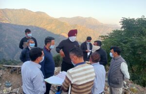 सलोगाड़ा कचरा प्रबंधन संयंत्र का निरीक्षण: आयुक्त ने पुराने कचरे और RDF को तुरंत हटाने के दिए निर्देश