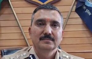 शिमला में पूर्व SSP संजीव कुमार गांधी पर कांस्टेबल के ₹1.87 लाख के बिल हड़पने और फंड से ₹2.35 लाख की अवैध निकासी का आरोप, FIR दर्ज