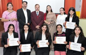 शूलिनी विवि के छात्रों ने मूट कोर्ट प्रतियोगिता जीती