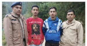 चूड़धार क्षेत्र में रास्ता भटके दो व्यक्तियों को पुलिस ने सकुशल रेस्क्यू किया